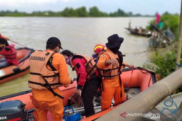 Basarnas Banten melanjutkan penyisiran pelajar yang terseret ombak