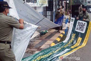 Satpol PP Kota Madiun tertibkan reklame melanggar perda