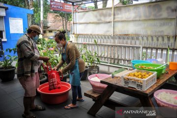 Gerakan sosial nasi bungkus dua ribu