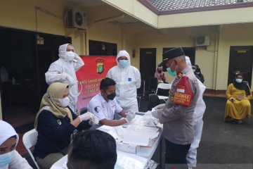 Polsek Cilandak tes antigen 409 warga yang telah balik ke Jakarta