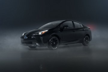 Toyota Prius 2022 dapat setuhan nuansa serba hitam "Nightsade"