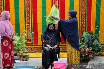Tradisi Mandi Tujuh Bulanan di Aceh
