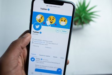 Harga langganan Twitter Blue di iPhone naik
