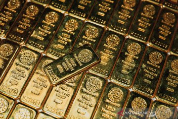 Emas stabil di Asia, tunggu data inflasi AS untuk isyarat tapering