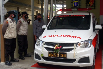 Polda Kalteng luncurkan ambulan siaga karhutla