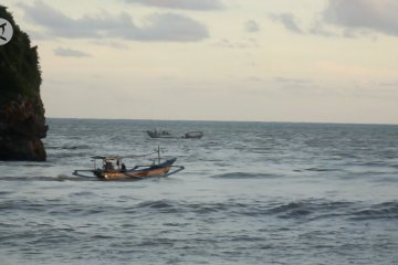 BPBD Jember waspadai gelombang tinggi di laut selatan Jawa