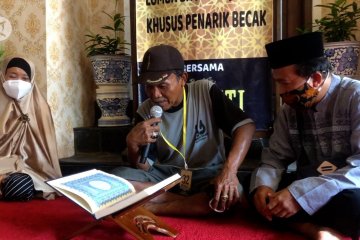 Lomba baca Al Quran untuk para pengemudi becak