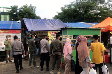 Pekalongan tertibkan pedagang dan kerumunan