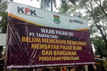 Bapenda Kab. Tangerang pasang baliho teguran bagi penunggak pajak