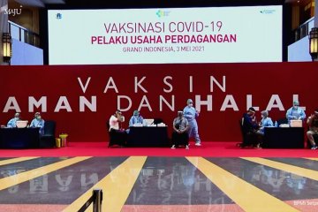 Presiden tinjau vaksinasi pelaku usaha di Jakarta Pusat