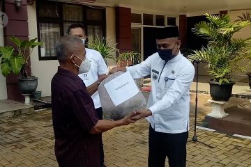 Pemkot Tangerang bagikan benih lele ke warga Ciledug