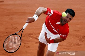 Djokovic lalui babak pertama French Open di stadion tanpa penonton
