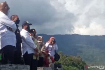 Menteri Trenggono tawarkan budi daya air tenang di Danau Maninjau