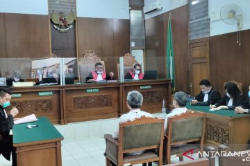 Jaksa tuntut mantan Direksi PT Tiga Pilar tujuh tahun penjara