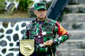 Pangdam ingatkan prajurit tetap solid saat apel gabungan di Manokwari