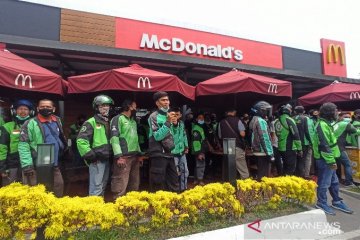 Kemarin, Azis Syamsuddin diperiksa KPK sampai kerumunan McDonald's