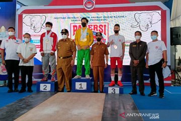 Riau pimpin perolehan medali Invitnas Angkat Berat Junior