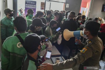 Kriminal Jakarta, polisi bubarkan kerumunan McD hingga pelecehan siswa