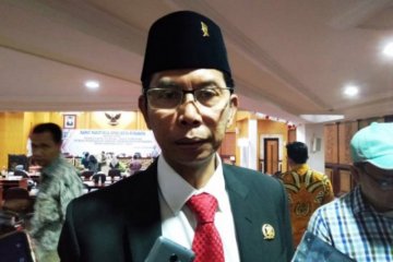Ketua DPRD Surabaya umumkan positif COVID-19