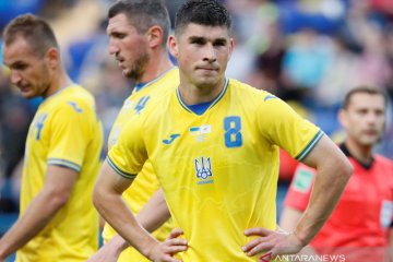 UEFA desak timnas Ukraina cabut "slogan politik" di jersey baru