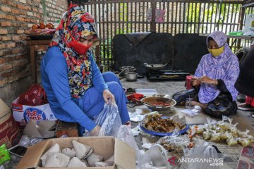 Relawan dirikan dapur umum bagi warga yang jalani isolasi mandiri