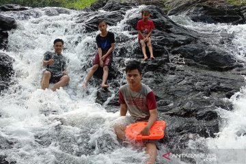 Air Terjun Curug Tomo Pandeglang, pilihan wisata keluarga