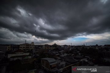 Hujan lebat diprakirakan meliputi sebagian besar provinsi