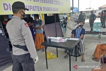 Pemkab pulangkan warga Bangkalan positif COVID-19 di Pamekasan