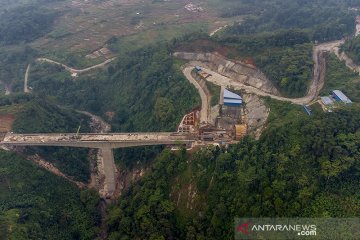 Jembatan tertingi proyek Kereta Cepat Jakarta - Bandung