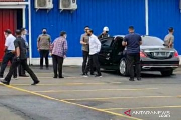 Presiden Jokowi tinjau vaksinasi COVID-19 pengguna "Commuter Line"