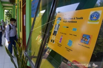 Simulasi pembelajaran tatap muka di Medan