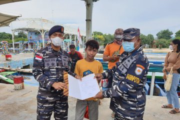 TNI AL menyelamatkan pelajar jatuh di perairan Kepulauan Seribu