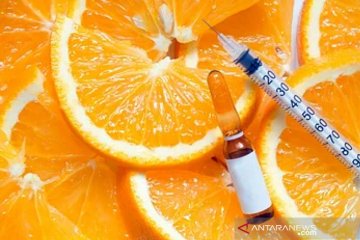 Suntik vitamin C dan vaksin COVID-19 bersamaan, amankah?