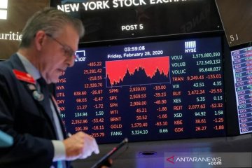 Wall Street jatuh terseret Amazon,  Indek Dow Jones merosot 149 poin