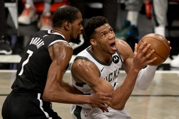 Giannis Antetokounmpo akhirnya bawa Bucks ke final Wilayah Timur