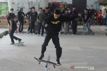 Skateboarder Palembang rayakan  hari Skateboard sedunia 