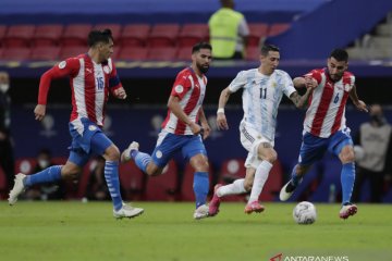 Argentina puncaki Grup A setelah menang tipis 1-0 atas Paraguay