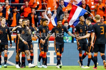 Belanda sapu bersih fase grup dengan babat Makedonia Utara 3-0