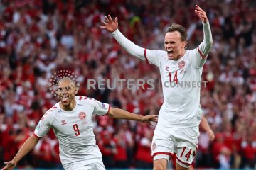 Babak pertama, Denmark unggul 1-0, Belgia vs Finlandia 0-0