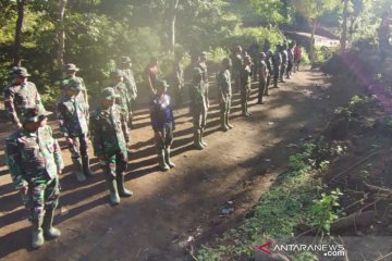 Personel Korps Marinir TNI AL di Makassar ikut TMMD ke-111