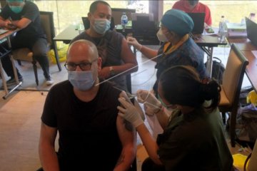 Vaksin dosis kedua bagi WNA