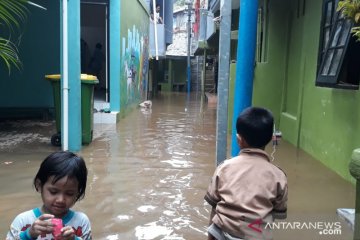 Permukiman warga di Kebon Pala kebanjiran akibat luapan Kali Ciliwung