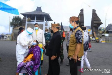 Yadnya Kasada di Bromo dilaksanakan secara terbatas cegah COVID-19