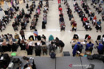 Vaksinasi COVID-19 massal di Dumai