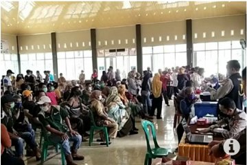 Ribuan masyarakat Kabupaten Mesuji Lampung ikuti vaksinasi massal