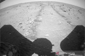 Foto permukaan Mars difoto oleh rover Zhurong milik China