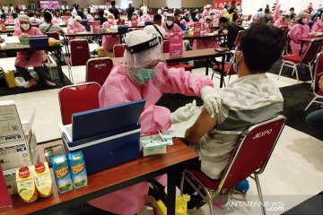 10.500 warga ikut vaksinasi massal di JIExpo