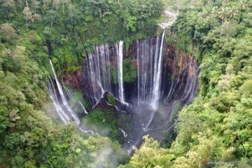 Wisata air terjun Tumpak Sewu