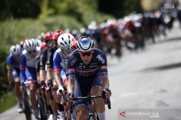 Peloton pembalap sepeda pada stage 3 Tour de France 2021