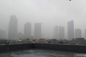 Senin, tiga wilayah Jakarta diguyur hujan petir